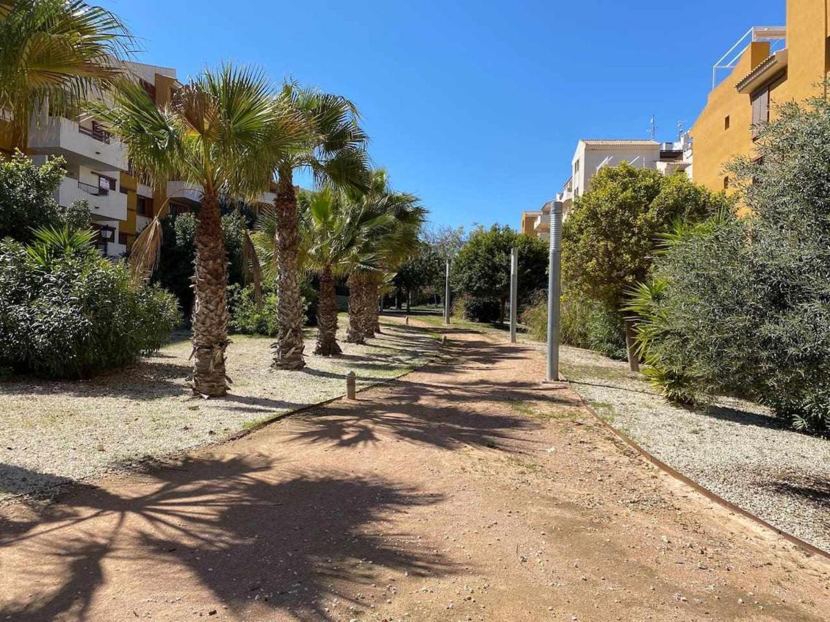 Acogedor Apartamento Al Lado De La Playa Аликанте Екстериор снимка